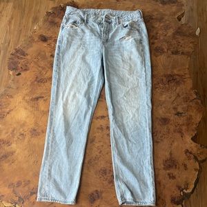 American Eagle light wash jeans